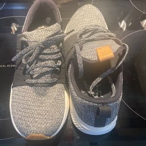 Brand new New Balance tennis shoe